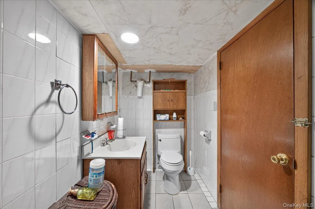 77 Irving Place, New Rochelle, NY, 4 Bedrooms Bedrooms, 7 Rooms Rooms,1 BathroomBathrooms,Residential,For Rent,Irving,0,1002149 77 Irving Place, New Rochelle, NY, 4 Bedrooms Bedrooms, 7 Rooms Rooms,1 BathroomBathrooms,Residential,For Rent,Irving,0,1002149