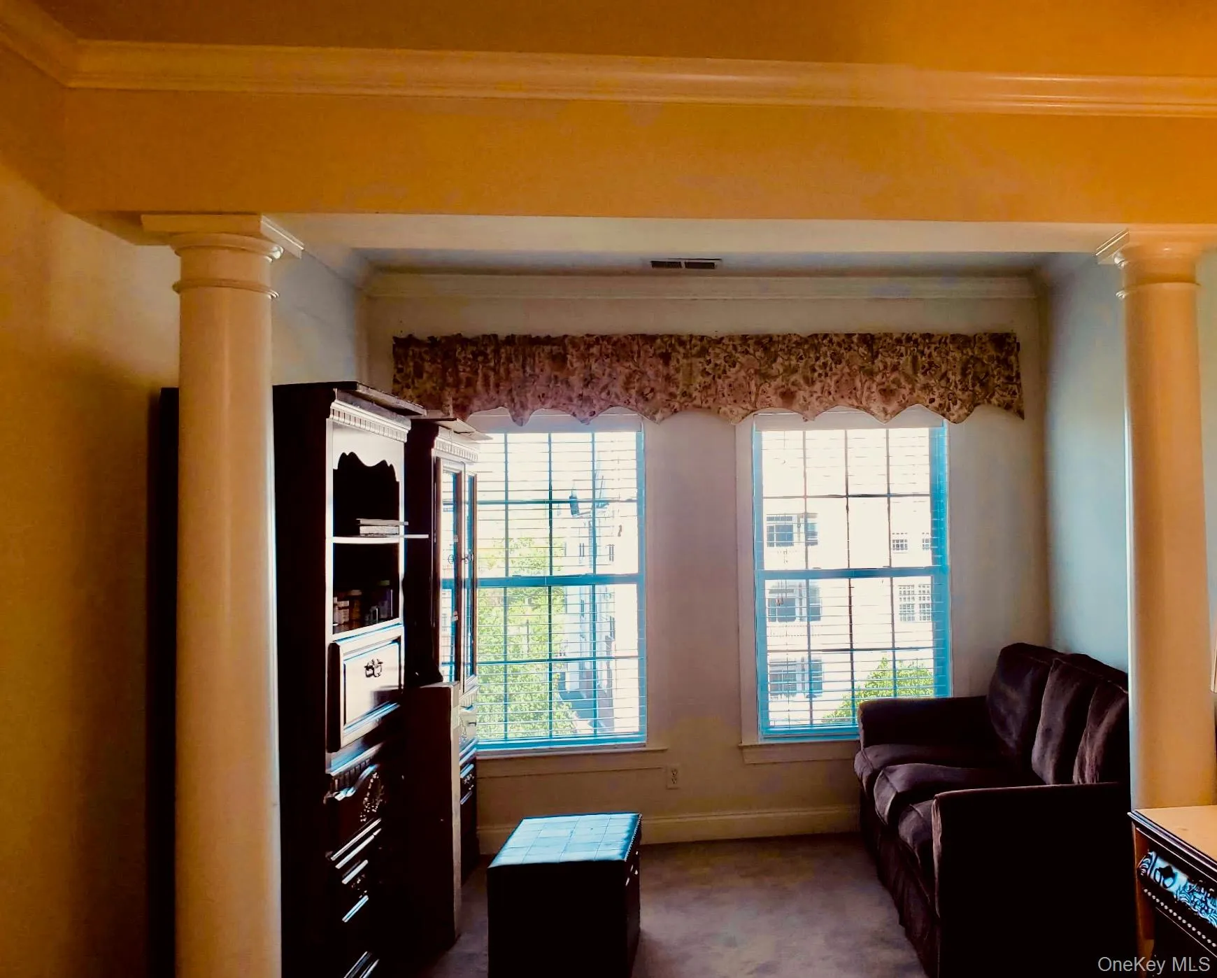 Sitting area on side of Primary Bedroom Sitting area on side of Primary Bedroom