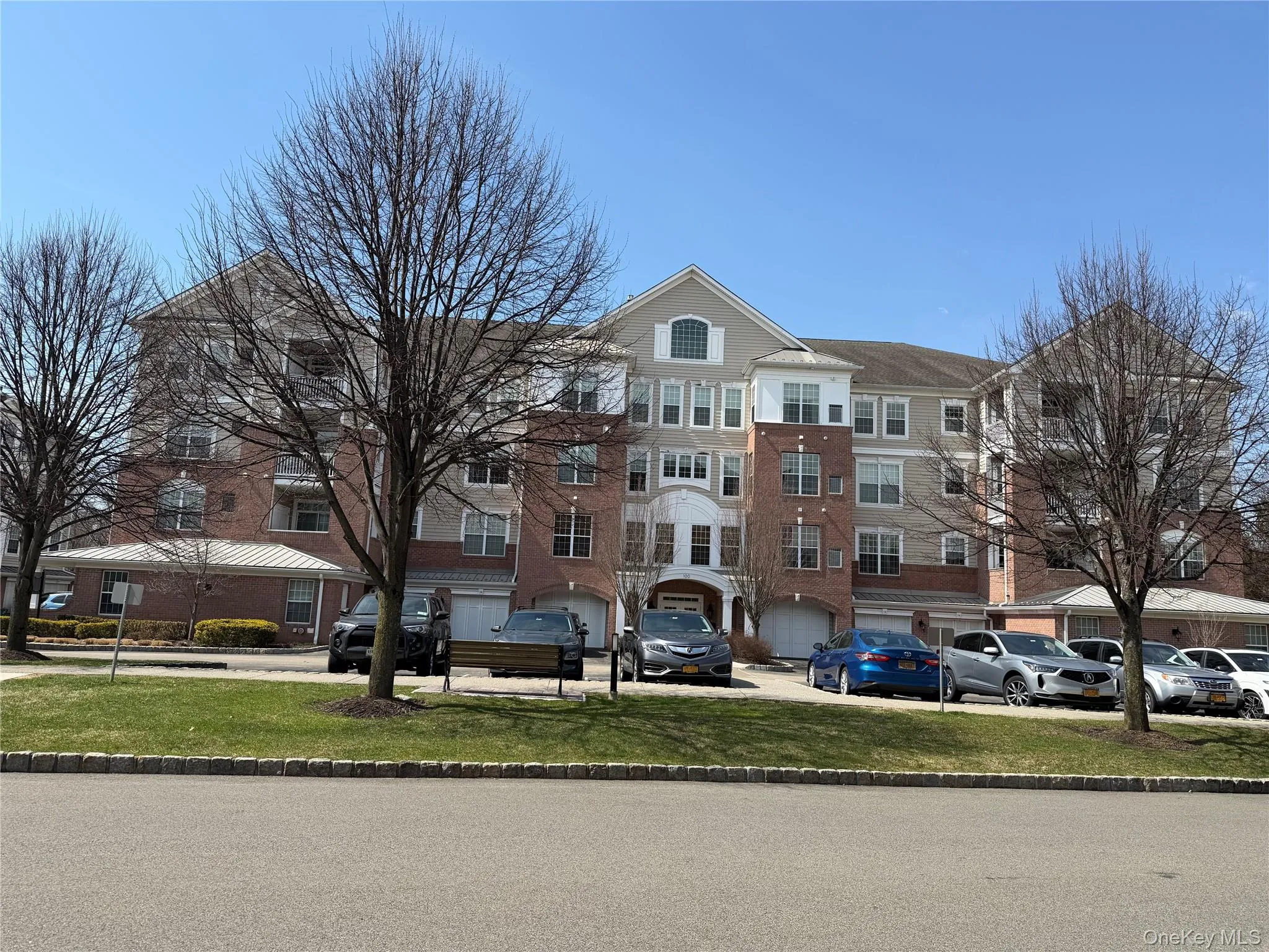 Don't Miss Out on purchasing this Beautiful Unit!!! Building 1--4th floor--no noise above you!!! Don't Miss Out on purchasing this Beautiful Unit!!! Building 1--4th floor--no noise above you!!!