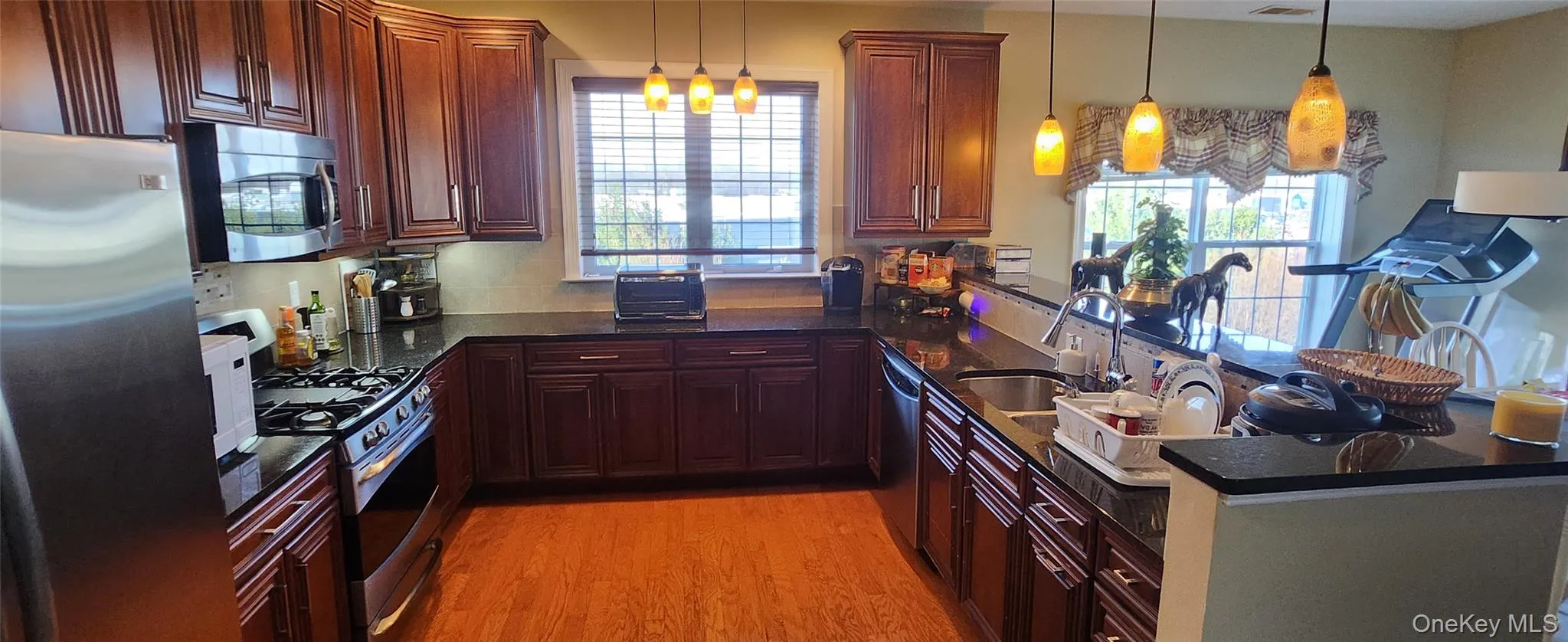 Beautiful, Functional Kitchen--Stainless Steel Appliances Beautiful, Functional Kitchen--Stainless Steel Appliances
