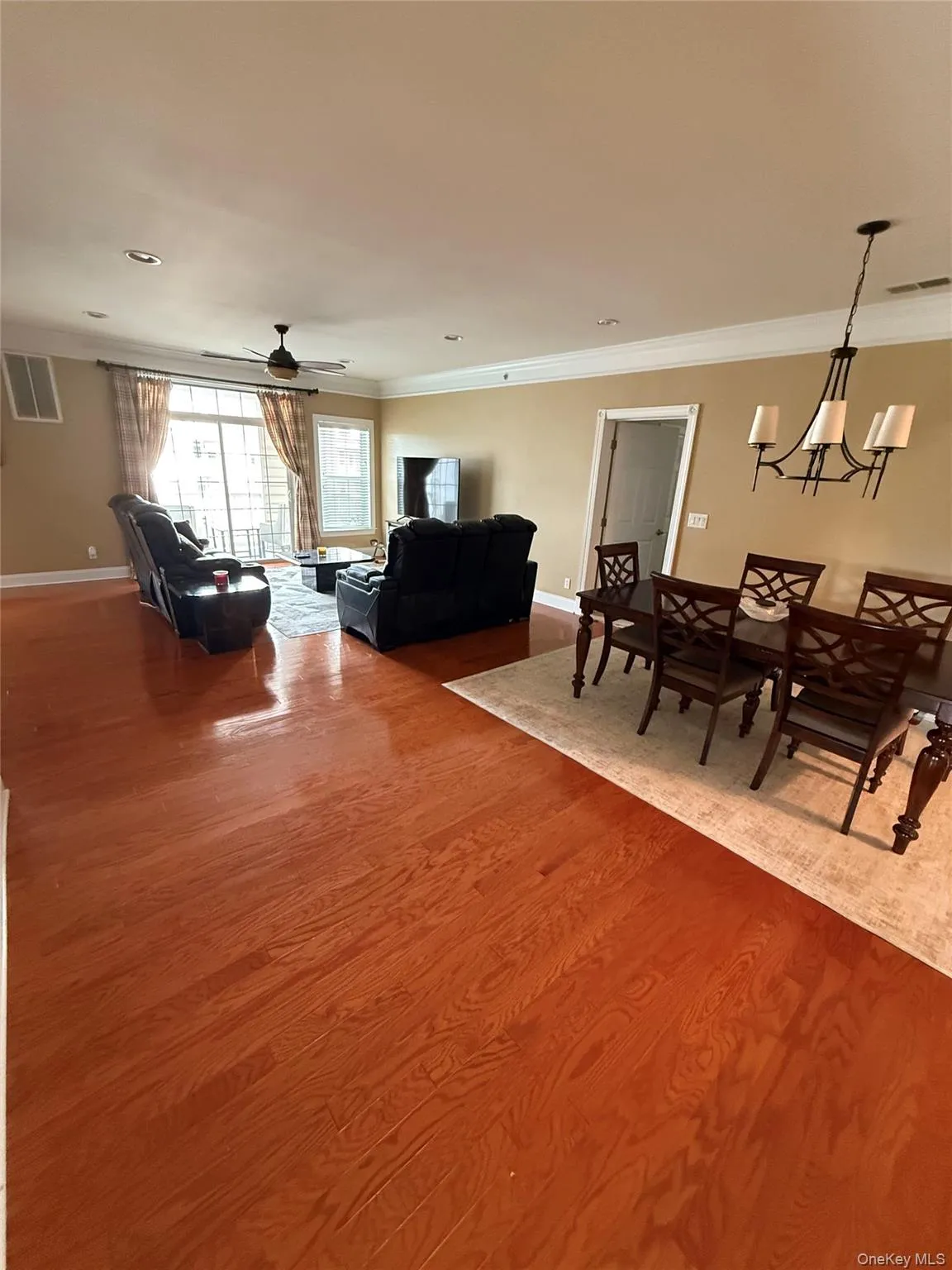 Open Floor Plan w/Gorgeous Floors Open Floor Plan w/Gorgeous Floors