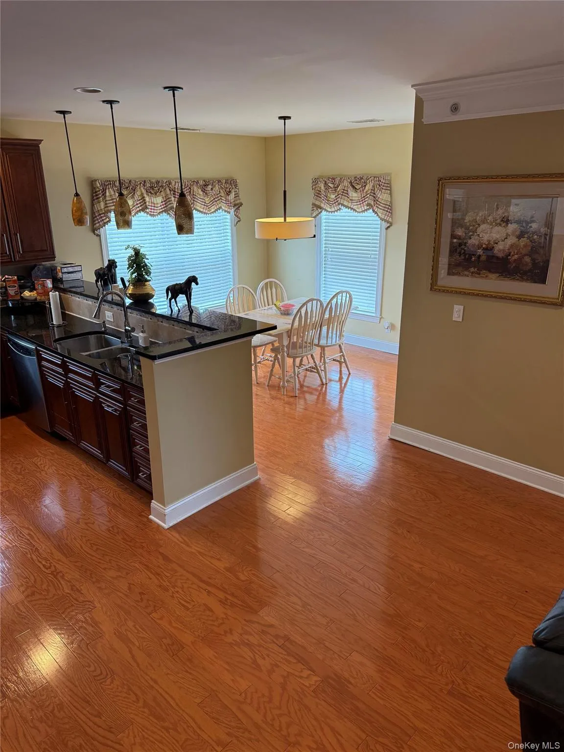 Entering Breakfast area with beautiful views from this Top Floor Unit Entering Breakfast area with beautiful views from this Top Floor Unit