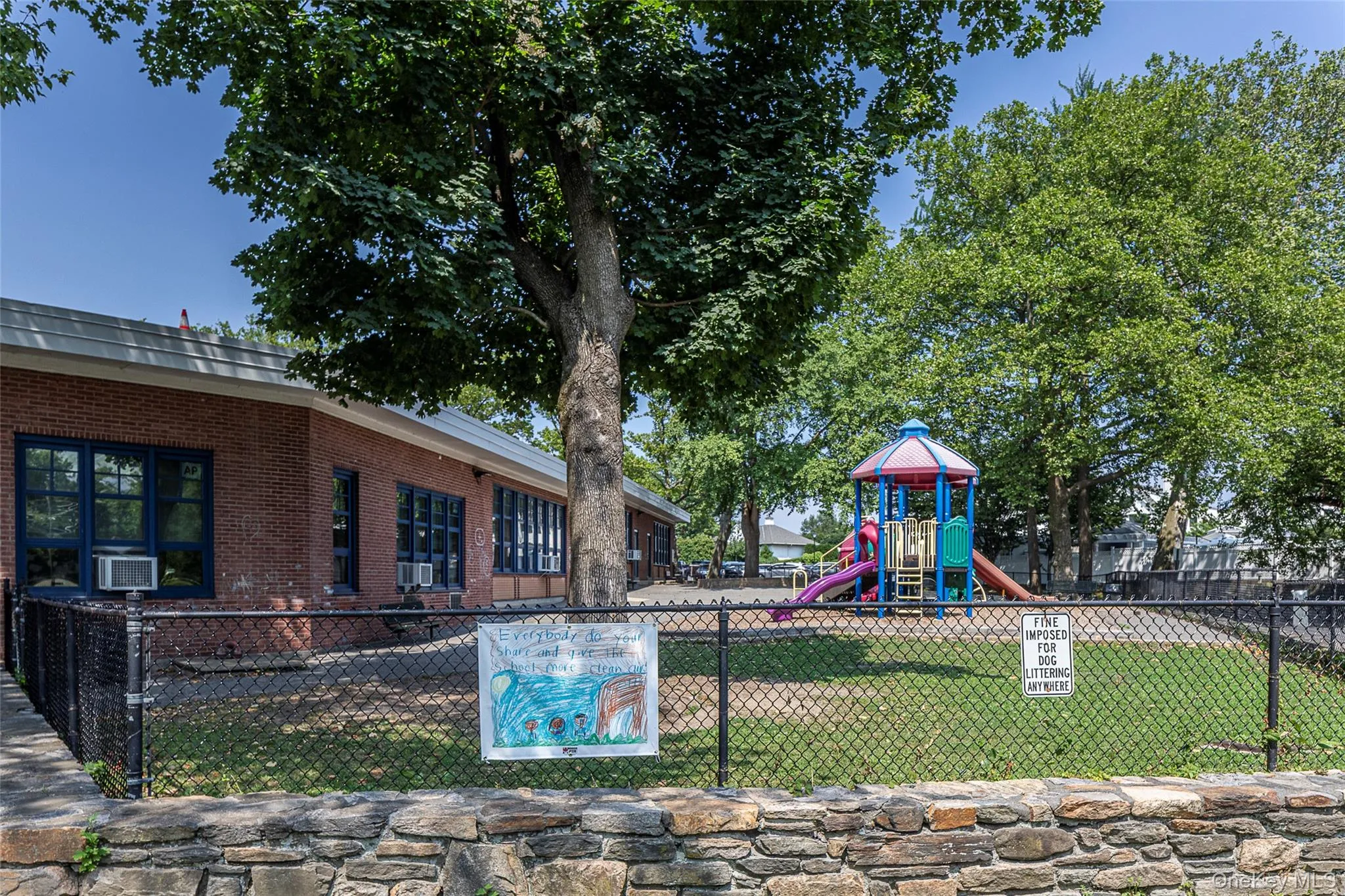 William E. Cottle Elementary School & Playground just blocks away. William E. Cottle Elementary School & Playground just blocks away.