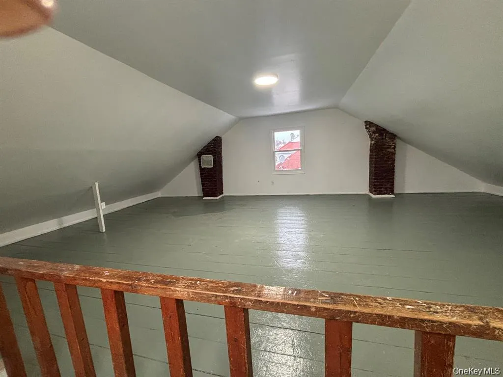 This full walk-up attic givesyou incredible flexibility —perfect for storage. This full walk-up attic givesyou incredible flexibility —perfect for storage.