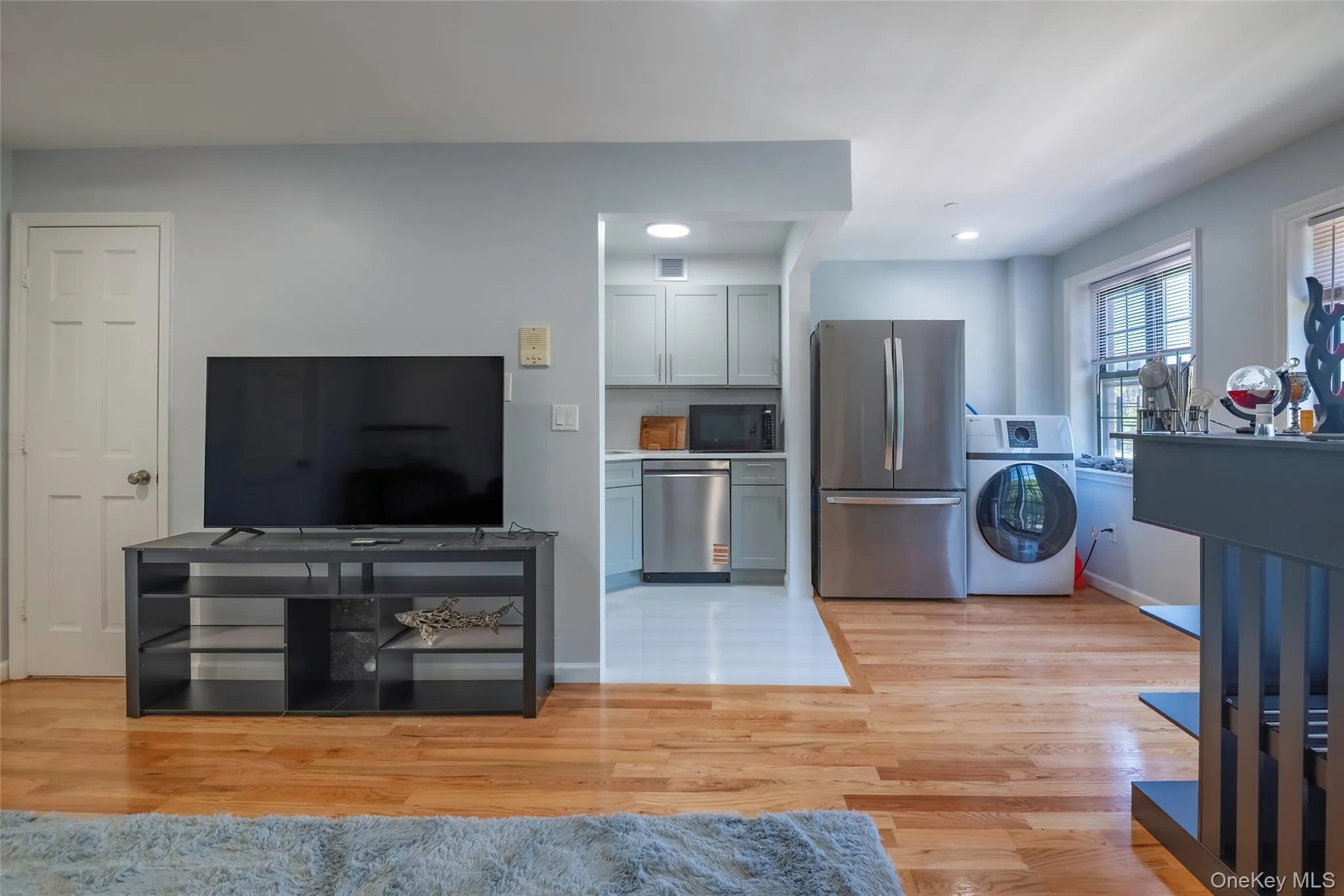 103-02 42nd Avenue, New York, NY, 2 Bedrooms Bedrooms, 4 Rooms Rooms,1 BathroomBathrooms,Residential Lease,For Rent,42nd,0,1002171 103-02 42nd Avenue, New York, NY, 2 Bedrooms Bedrooms, 4 Rooms Rooms,1 BathroomBathrooms,Residential Lease,For Rent,42nd,0,1002171