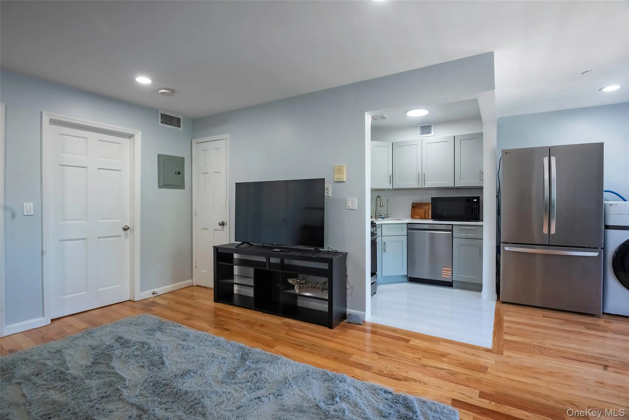 103-02 42nd Avenue, New York, NY, 2 Bedrooms Bedrooms, 4 Rooms Rooms,1 BathroomBathrooms,Residential Lease,For Rent,42nd,0,1002171 103-02 42nd Avenue, New York, NY, 2 Bedrooms Bedrooms, 4 Rooms Rooms,1 BathroomBathrooms,Residential Lease,For Rent,42nd,0,1002171