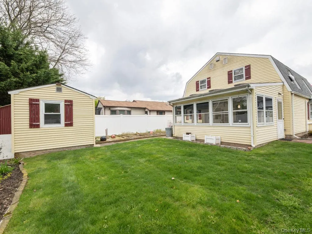 2080 Seamans Neck Road, Hempstead, NY, 3 Bedrooms Bedrooms, 7 Rooms Rooms,2 BathroomsBathrooms,Residential,For Rent,Seamans Neck,0,1002172 2080 Seamans Neck Road, Hempstead, NY, 3 Bedrooms Bedrooms, 7 Rooms Rooms,2 BathroomsBathrooms,Residential,For Rent,Seamans Neck,0,1002172