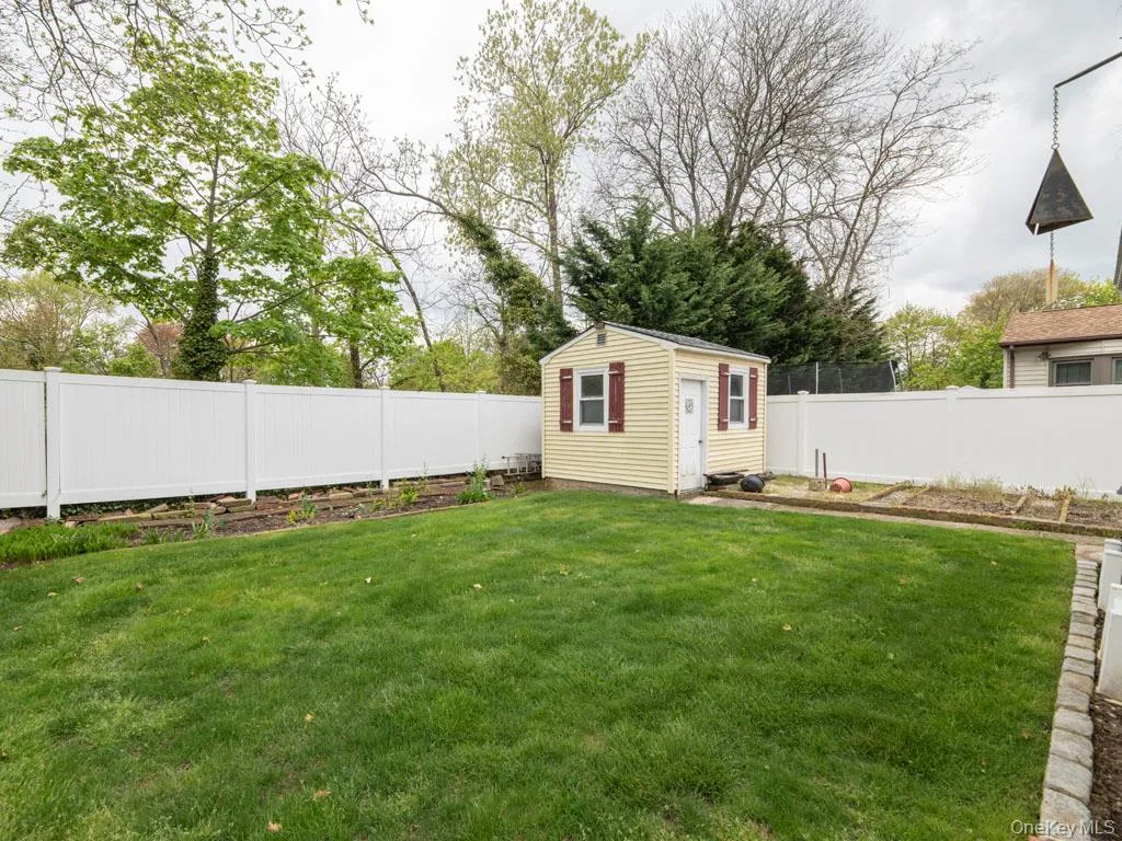 2080 Seamans Neck Road, Hempstead, NY, 3 Bedrooms Bedrooms, 7 Rooms Rooms,2 BathroomsBathrooms,Residential,For Rent,Seamans Neck,0,1002172 2080 Seamans Neck Road, Hempstead, NY, 3 Bedrooms Bedrooms, 7 Rooms Rooms,2 BathroomsBathrooms,Residential,For Rent,Seamans Neck,0,1002172