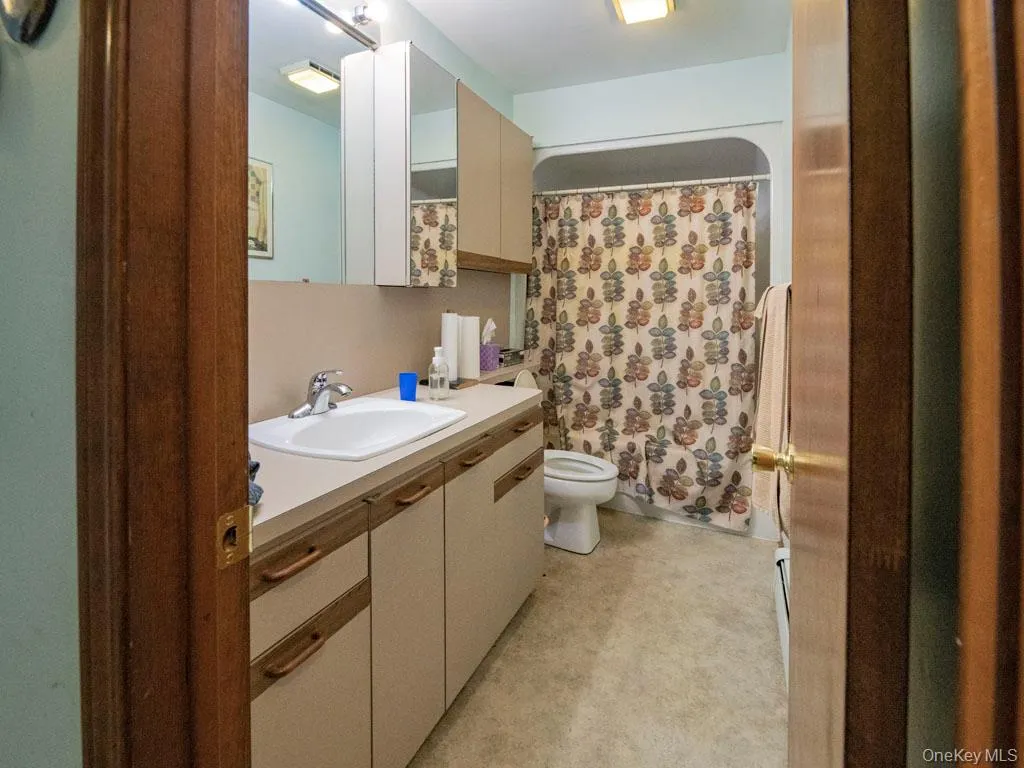 2080 Seamans Neck Road, Hempstead, NY, 3 Bedrooms Bedrooms, 7 Rooms Rooms,2 BathroomsBathrooms,Residential,For Rent,Seamans Neck,0,1002172 2080 Seamans Neck Road, Hempstead, NY, 3 Bedrooms Bedrooms, 7 Rooms Rooms,2 BathroomsBathrooms,Residential,For Rent,Seamans Neck,0,1002172