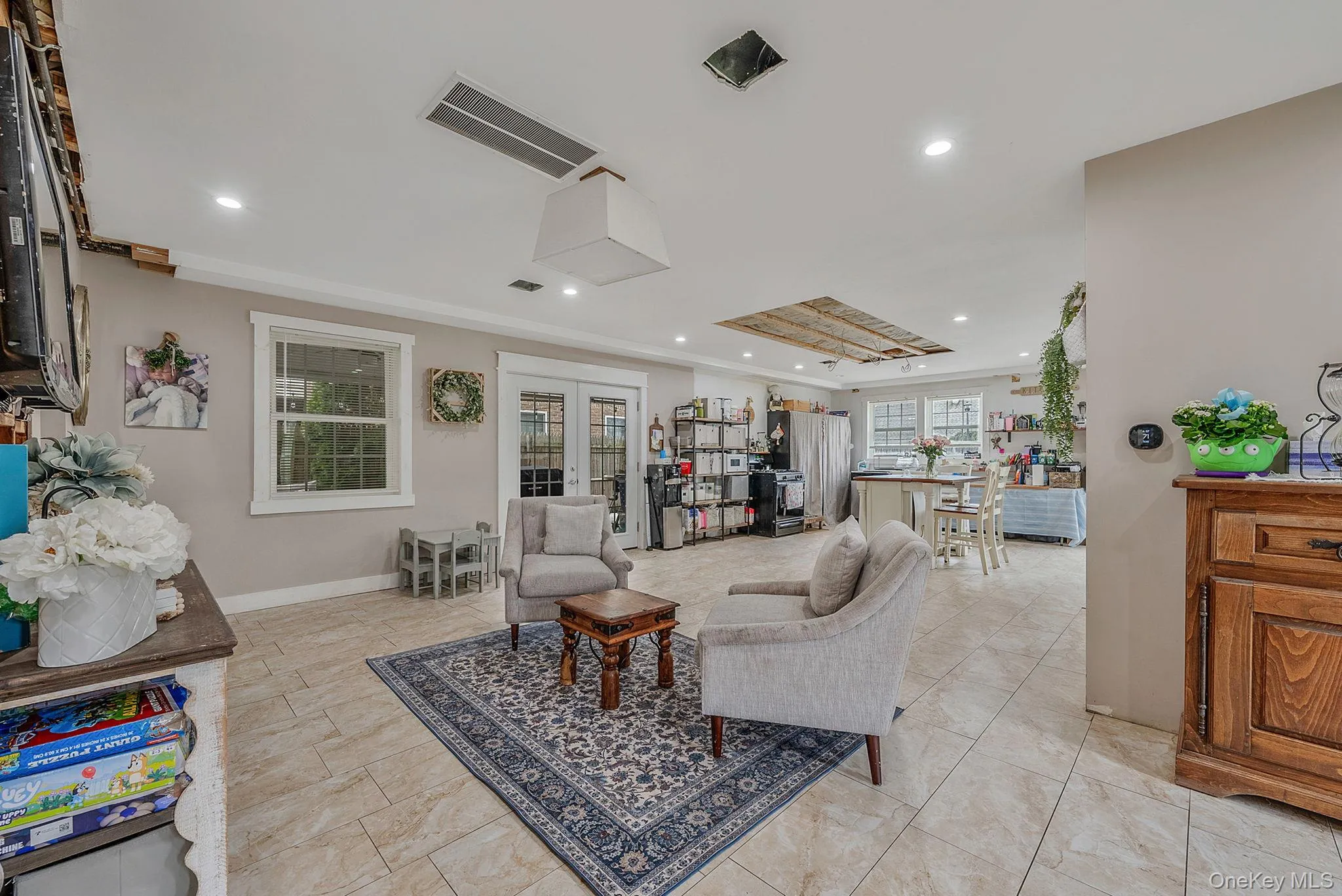 1582 Little Neck Avenue, Hempstead, NY, 5 Bedrooms Bedrooms, 9 Rooms Rooms,3 BathroomsBathrooms,Residential Sale,For Rent,Little Neck,0,1002173 1582 Little Neck Avenue, Hempstead, NY, 5 Bedrooms Bedrooms, 9 Rooms Rooms,3 BathroomsBathrooms,Residential Sale,For Rent,Little Neck,0,1002173