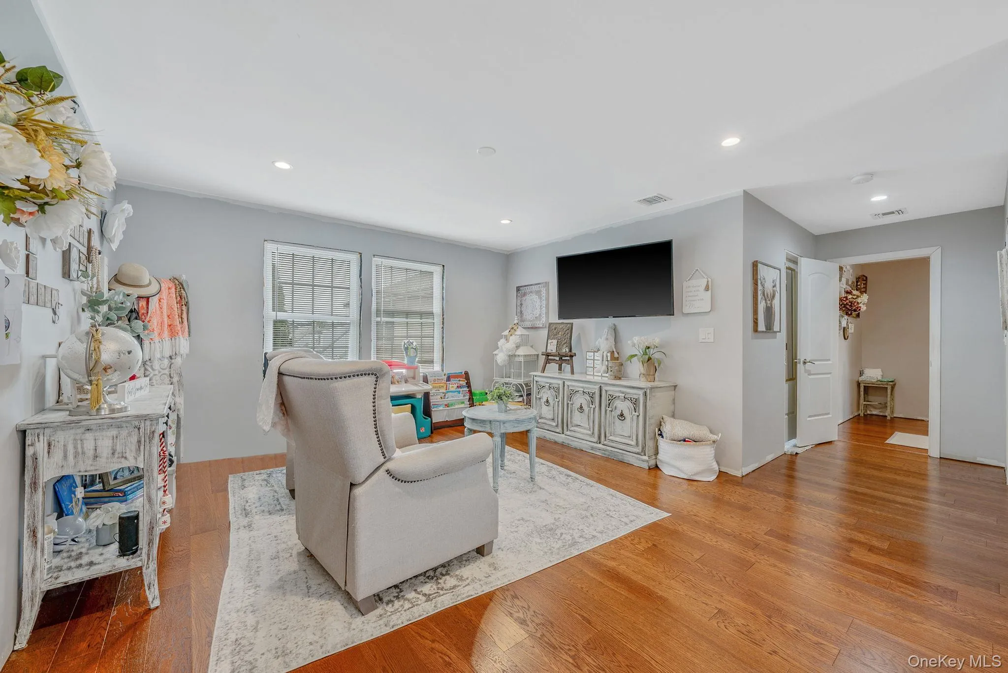 1582 Little Neck Avenue, Hempstead, NY, 5 Bedrooms Bedrooms, 9 Rooms Rooms,3 BathroomsBathrooms,Residential Sale,For Rent,Little Neck,0,1002173 1582 Little Neck Avenue, Hempstead, NY, 5 Bedrooms Bedrooms, 9 Rooms Rooms,3 BathroomsBathrooms,Residential Sale,For Rent,Little Neck,0,1002173