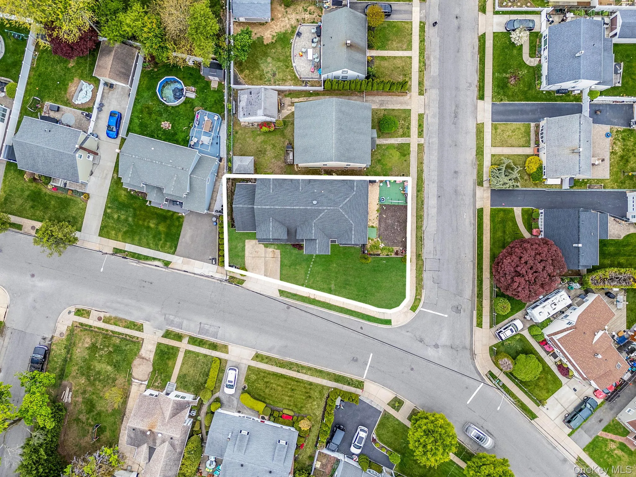 1582 Little Neck Avenue, Hempstead, NY, 5 Bedrooms Bedrooms, 9 Rooms Rooms,3 BathroomsBathrooms,Residential Sale,For Rent,Little Neck,0,1002173 1582 Little Neck Avenue, Hempstead, NY, 5 Bedrooms Bedrooms, 9 Rooms Rooms,3 BathroomsBathrooms,Residential Sale,For Rent,Little Neck,0,1002173