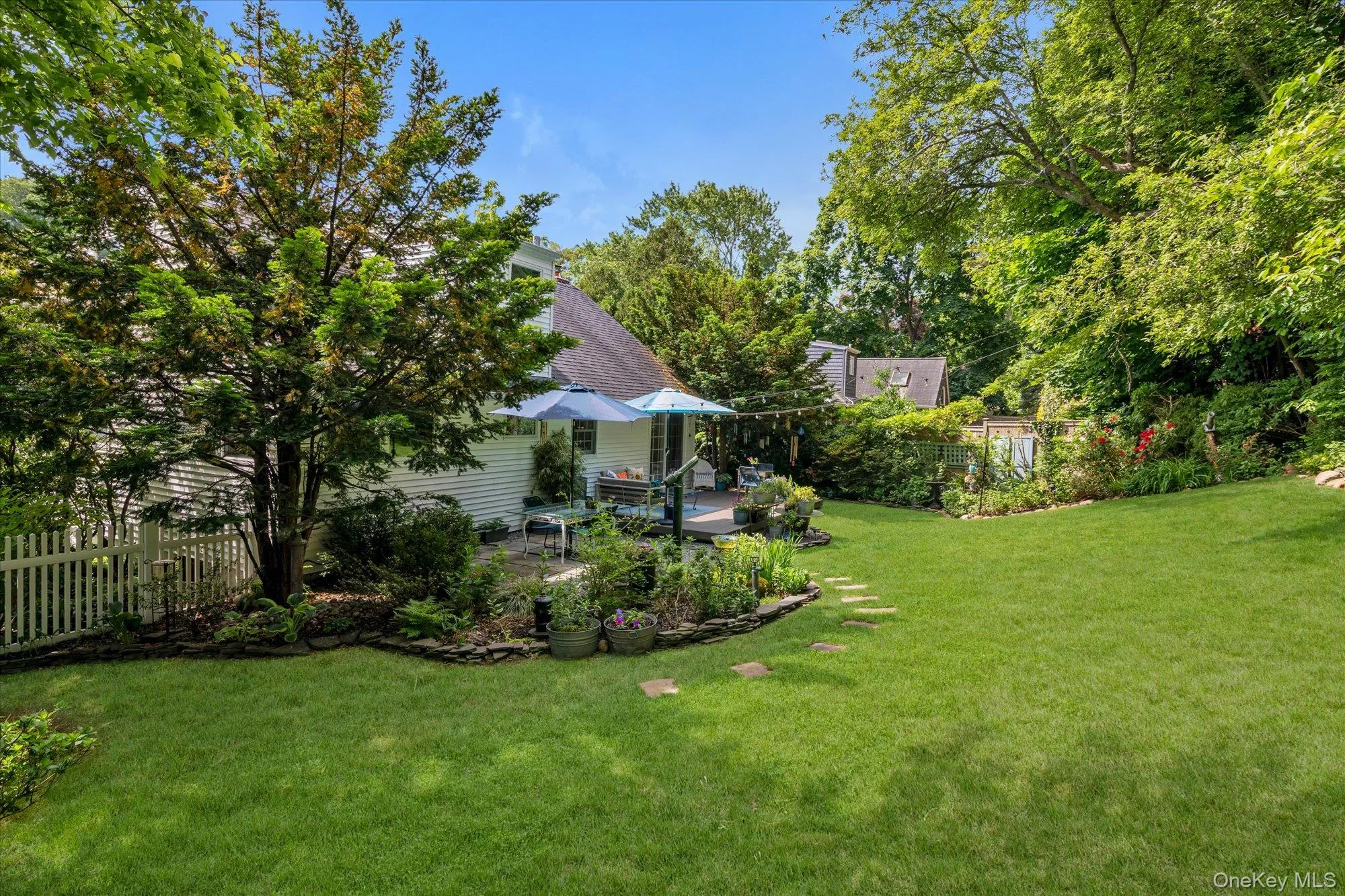 5 Gaines Place, Huntington, NY, 4 Bedrooms Bedrooms, 7 Rooms Rooms,2 BathroomsBathrooms,Residential,For Rent,Gaines,0,1002175 5 Gaines Place, Huntington, NY, 4 Bedrooms Bedrooms, 7 Rooms Rooms,2 BathroomsBathrooms,Residential,For Rent,Gaines,0,1002175