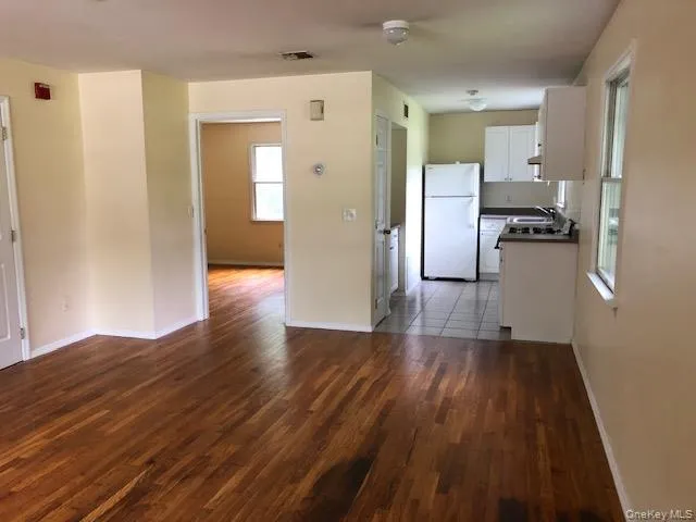 124 Sylvan Avenue, Brookhaven, NY, 1 Bedroom Bedrooms, 4 Rooms Rooms,1 BathroomBathrooms,Residential Lease,For Rent,Sylvan,0,1002178 124 Sylvan Avenue, Brookhaven, NY, 1 Bedroom Bedrooms, 4 Rooms Rooms,1 BathroomBathrooms,Residential Lease,For Rent,Sylvan,0,1002178