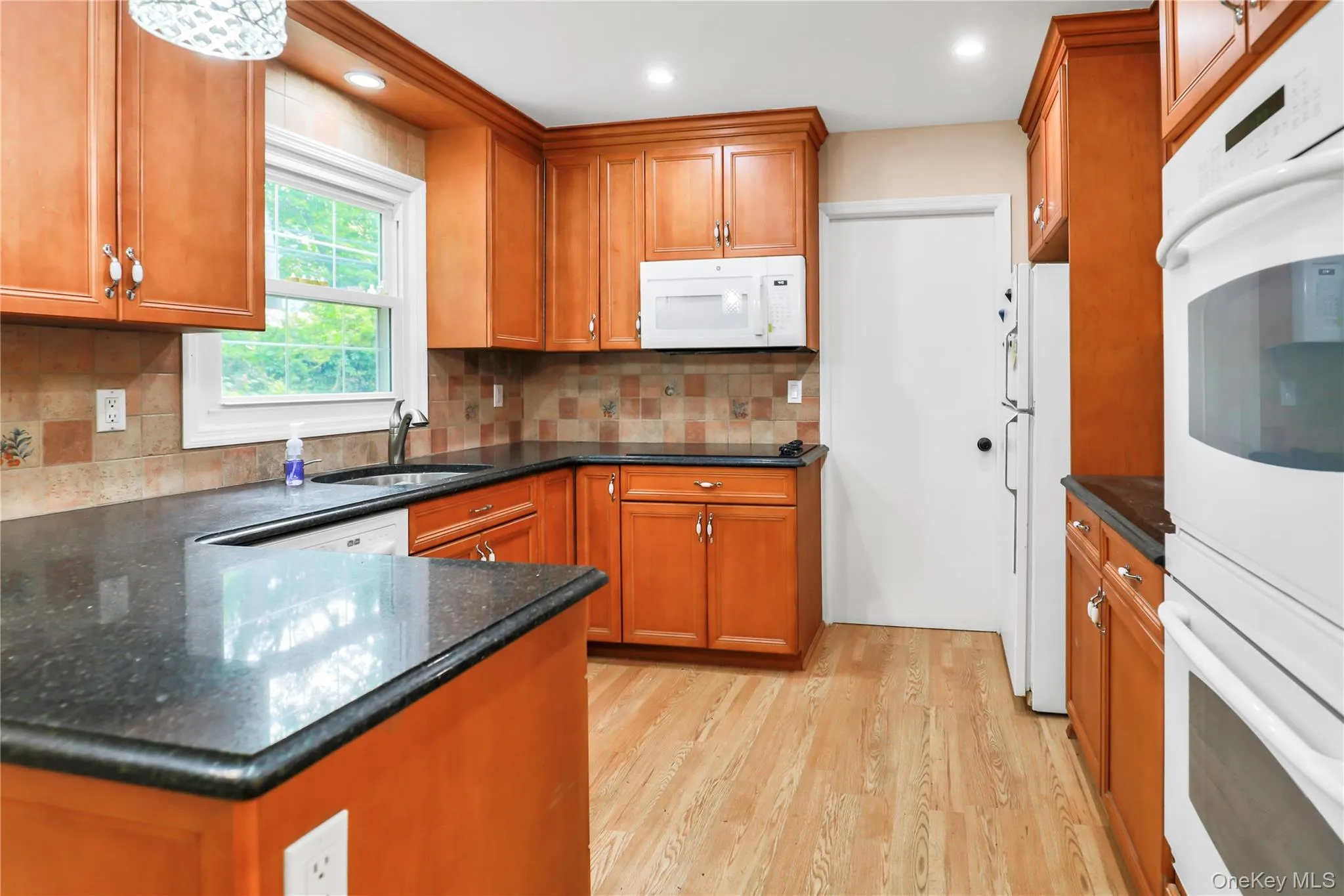 40 Seabrook Lane, Brookhaven, NY, 3 Bedrooms Bedrooms, 8 Rooms Rooms,2 BathroomsBathrooms,Residential Lease,For Rent,Seabrook,0,1002179 40 Seabrook Lane, Brookhaven, NY, 3 Bedrooms Bedrooms, 8 Rooms Rooms,2 BathroomsBathrooms,Residential Lease,For Rent,Seabrook,0,1002179
