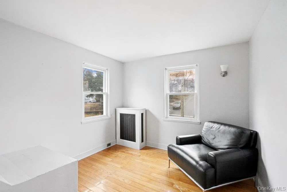 43 Van Nostrand Avenue, North Hempstead, NY, 3 Bedrooms Bedrooms, 6 Rooms Rooms,2 BathroomsBathrooms,Residential,For Rent,Van Nostrand,0,1002188 43 Van Nostrand Avenue, North Hempstead, NY, 3 Bedrooms Bedrooms, 6 Rooms Rooms,2 BathroomsBathrooms,Residential,For Rent,Van Nostrand,0,1002188
