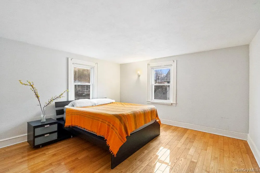 43 Van Nostrand Avenue, North Hempstead, NY, 3 Bedrooms Bedrooms, 6 Rooms Rooms,2 BathroomsBathrooms,Residential,For Rent,Van Nostrand,0,1002188 43 Van Nostrand Avenue, North Hempstead, NY, 3 Bedrooms Bedrooms, 6 Rooms Rooms,2 BathroomsBathrooms,Residential,For Rent,Van Nostrand,0,1002188
