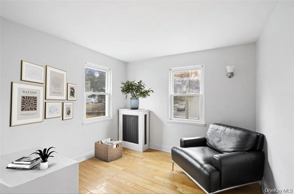 43 Van Nostrand Avenue, North Hempstead, NY, 3 Bedrooms Bedrooms, 6 Rooms Rooms,2 BathroomsBathrooms,Residential,For Rent,Van Nostrand,0,1002188 43 Van Nostrand Avenue, North Hempstead, NY, 3 Bedrooms Bedrooms, 6 Rooms Rooms,2 BathroomsBathrooms,Residential,For Rent,Van Nostrand,0,1002188