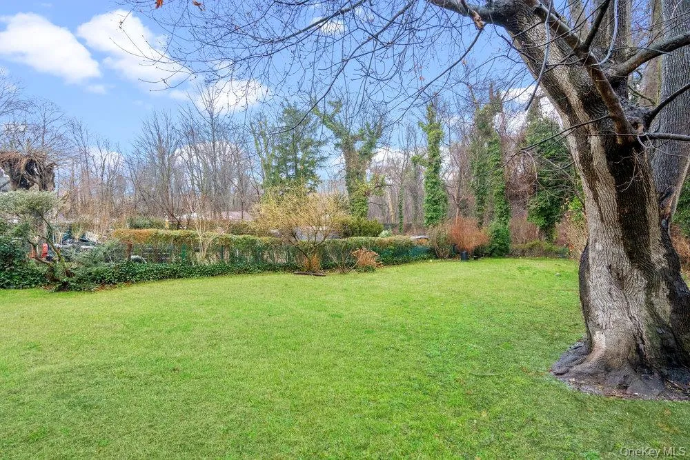 43 Van Nostrand Avenue, North Hempstead, NY, 3 Bedrooms Bedrooms, 6 Rooms Rooms,2 BathroomsBathrooms,Residential,For Rent,Van Nostrand,0,1002188 43 Van Nostrand Avenue, North Hempstead, NY, 3 Bedrooms Bedrooms, 6 Rooms Rooms,2 BathroomsBathrooms,Residential,For Rent,Van Nostrand,0,1002188