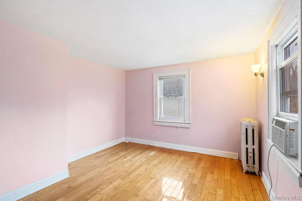 43 Van Nostrand Avenue, North Hempstead, NY, 3 Bedrooms Bedrooms, 6 Rooms Rooms,2 BathroomsBathrooms,Residential,For Rent,Van Nostrand,0,1002188 43 Van Nostrand Avenue, North Hempstead, NY, 3 Bedrooms Bedrooms, 6 Rooms Rooms,2 BathroomsBathrooms,Residential,For Rent,Van Nostrand,0,1002188