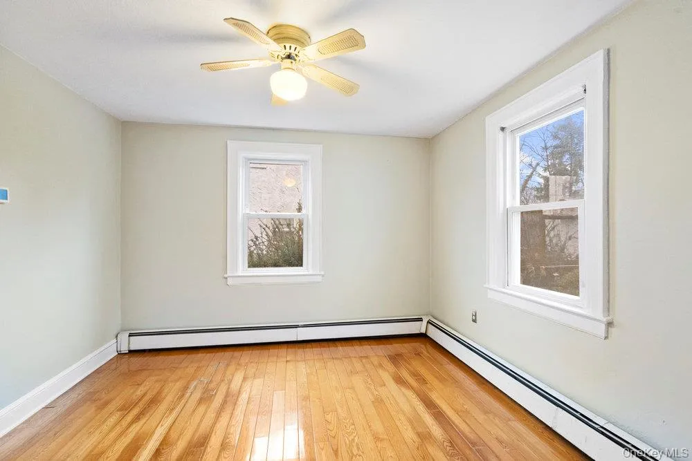 43 Van Nostrand Avenue, North Hempstead, NY, 3 Bedrooms Bedrooms, 6 Rooms Rooms,2 BathroomsBathrooms,Residential,For Rent,Van Nostrand,0,1002188 43 Van Nostrand Avenue, North Hempstead, NY, 3 Bedrooms Bedrooms, 6 Rooms Rooms,2 BathroomsBathrooms,Residential,For Rent,Van Nostrand,0,1002188