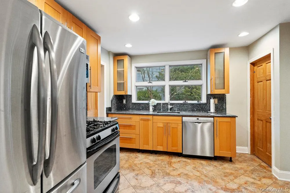 43 Van Nostrand Avenue, North Hempstead, NY, 3 Bedrooms Bedrooms, 6 Rooms Rooms,2 BathroomsBathrooms,Residential,For Rent,Van Nostrand,0,1002188 43 Van Nostrand Avenue, North Hempstead, NY, 3 Bedrooms Bedrooms, 6 Rooms Rooms,2 BathroomsBathrooms,Residential,For Rent,Van Nostrand,0,1002188
