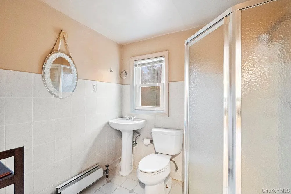43 Van Nostrand Avenue, North Hempstead, NY, 3 Bedrooms Bedrooms, 6 Rooms Rooms,2 BathroomsBathrooms,Residential,For Rent,Van Nostrand,0,1002188 43 Van Nostrand Avenue, North Hempstead, NY, 3 Bedrooms Bedrooms, 6 Rooms Rooms,2 BathroomsBathrooms,Residential,For Rent,Van Nostrand,0,1002188