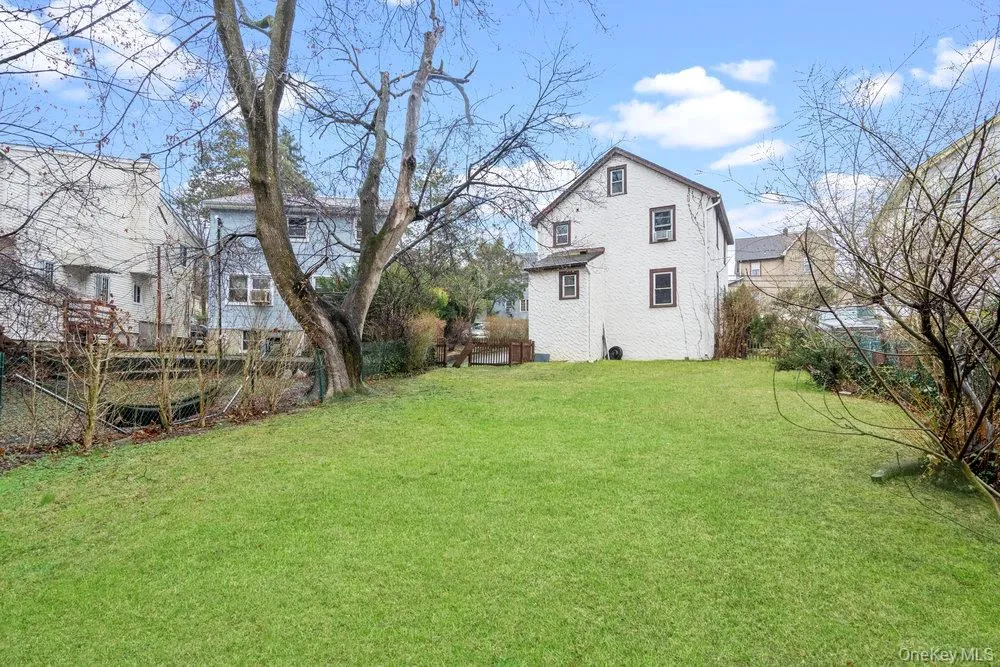 43 Van Nostrand Avenue, North Hempstead, NY, 3 Bedrooms Bedrooms, 6 Rooms Rooms,2 BathroomsBathrooms,Residential,For Rent,Van Nostrand,0,1002188 43 Van Nostrand Avenue, North Hempstead, NY, 3 Bedrooms Bedrooms, 6 Rooms Rooms,2 BathroomsBathrooms,Residential,For Rent,Van Nostrand,0,1002188