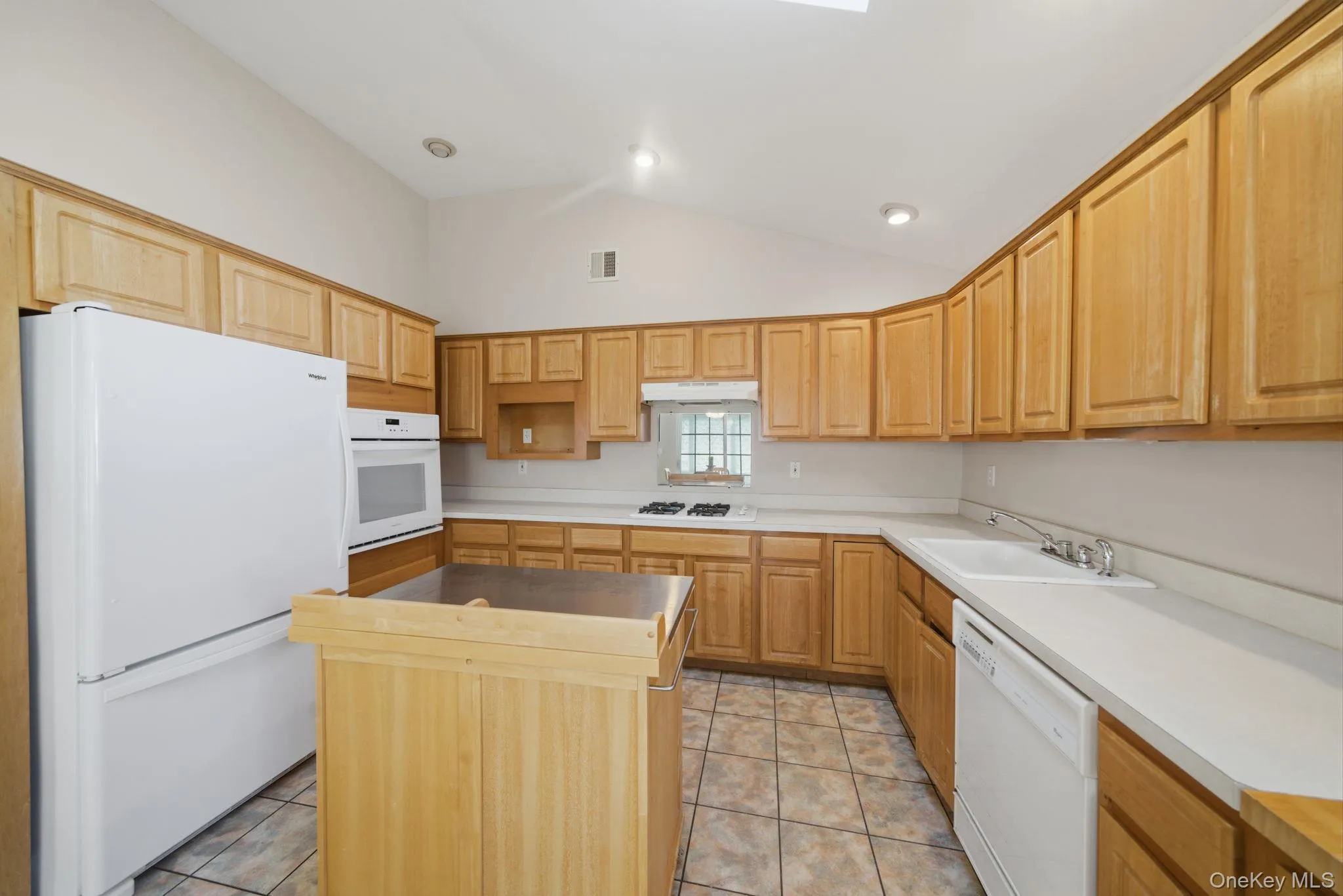 40 Willow Court, Brookhaven, NY, 2 Bedrooms Bedrooms, 7 Rooms Rooms,2 BathroomsBathrooms,Residential Sale,For Rent,Willow,0,1002194 40 Willow Court, Brookhaven, NY, 2 Bedrooms Bedrooms, 7 Rooms Rooms,2 BathroomsBathrooms,Residential Sale,For Rent,Willow,0,1002194