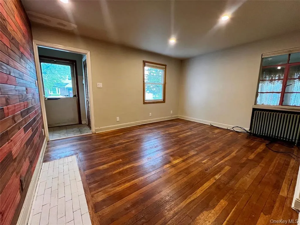 131 Goldenrod Avenue, Hempstead, NY, 3 Bedrooms Bedrooms, 6 Rooms Rooms,1 BathroomBathrooms,Residential,For Rent,Goldenrod,0,1002199 131 Goldenrod Avenue, Hempstead, NY, 3 Bedrooms Bedrooms, 6 Rooms Rooms,1 BathroomBathrooms,Residential,For Rent,Goldenrod,0,1002199