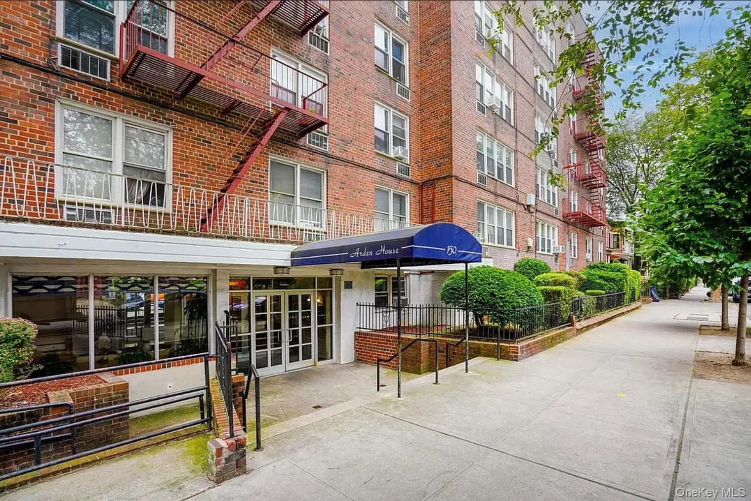 150 Hawthorne Street, New York, NY, 1 Bedroom Bedrooms, 1 Room Rooms,1 BathroomBathrooms,Residential Lease,For Rent,Hawthorne,0,1002202 150 Hawthorne Street, New York, NY, 1 Bedroom Bedrooms, 1 Room Rooms,1 BathroomBathrooms,Residential Lease,For Rent,Hawthorne,0,1002202