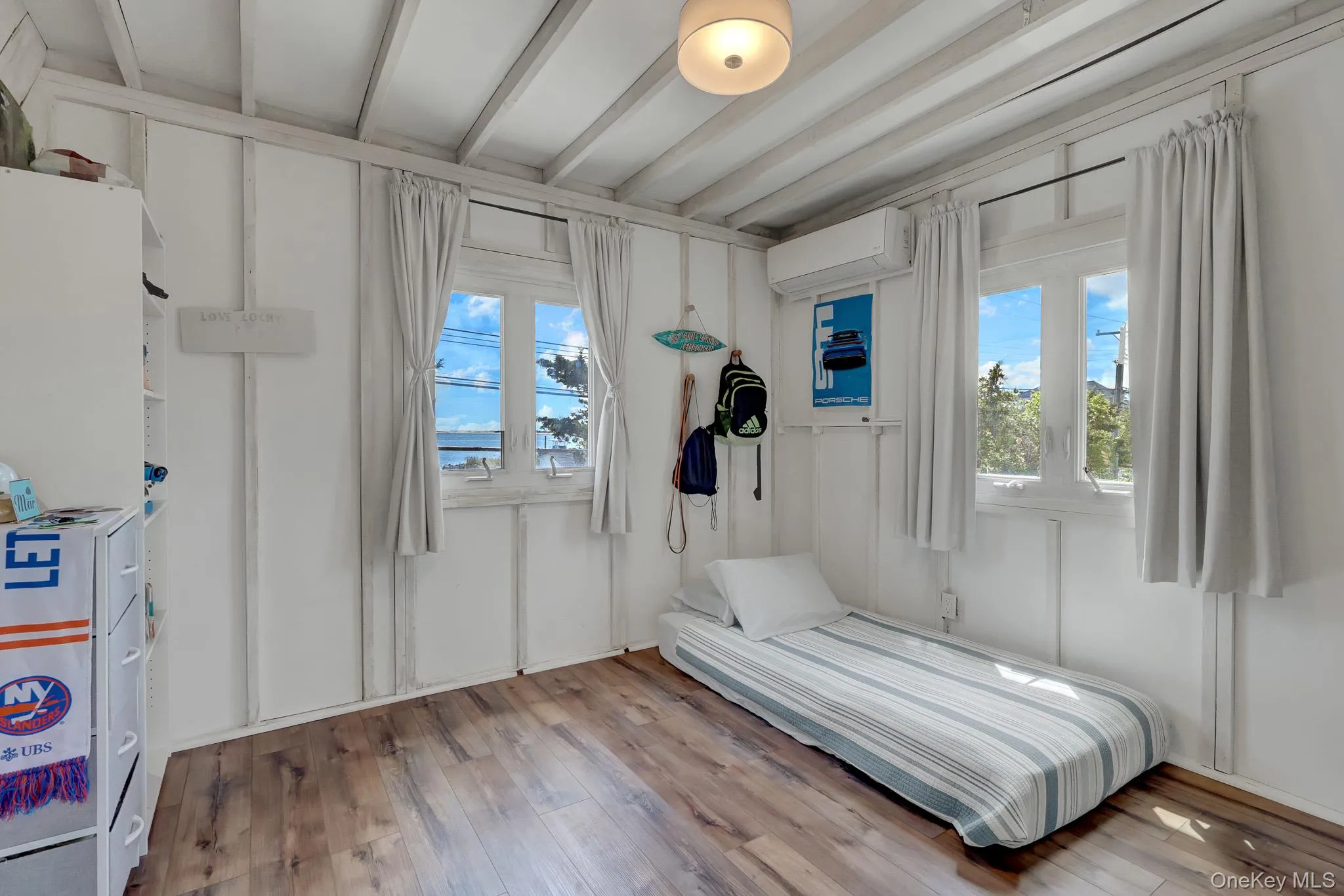 6 Oak Beach Road, Babylon, NY, 3 Bedrooms Bedrooms, 5 Rooms Rooms,1 BathroomBathrooms,Residential,For Rent,Oak Beach,0,1002216 6 Oak Beach Road, Babylon, NY, 3 Bedrooms Bedrooms, 5 Rooms Rooms,1 BathroomBathrooms,Residential,For Rent,Oak Beach,0,1002216