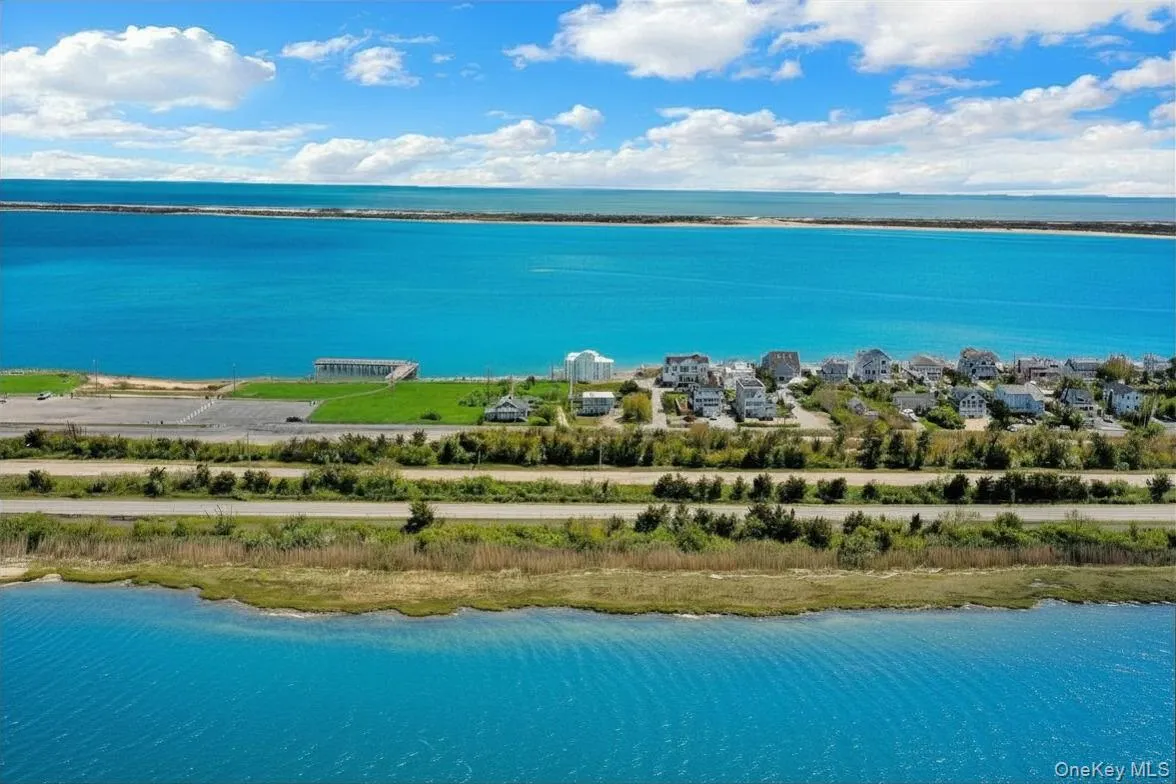 6 Oak Beach Road, Babylon, NY, 3 Bedrooms Bedrooms, 5 Rooms Rooms,1 BathroomBathrooms,Residential,For Rent,Oak Beach,0,1002216 6 Oak Beach Road, Babylon, NY, 3 Bedrooms Bedrooms, 5 Rooms Rooms,1 BathroomBathrooms,Residential,For Rent,Oak Beach,0,1002216