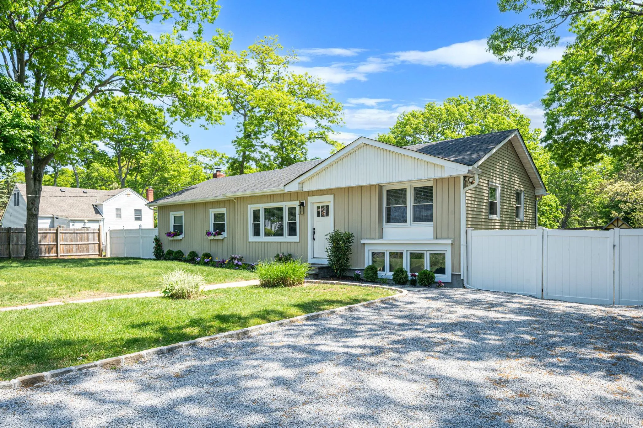 231 Maple Street, Brookhaven, NY, 4 Bedrooms Bedrooms, 8 Rooms Rooms,2 BathroomsBathrooms,Residential,For Rent,Maple,0,1002225 231 Maple Street, Brookhaven, NY, 4 Bedrooms Bedrooms, 8 Rooms Rooms,2 BathroomsBathrooms,Residential,For Rent,Maple,0,1002225