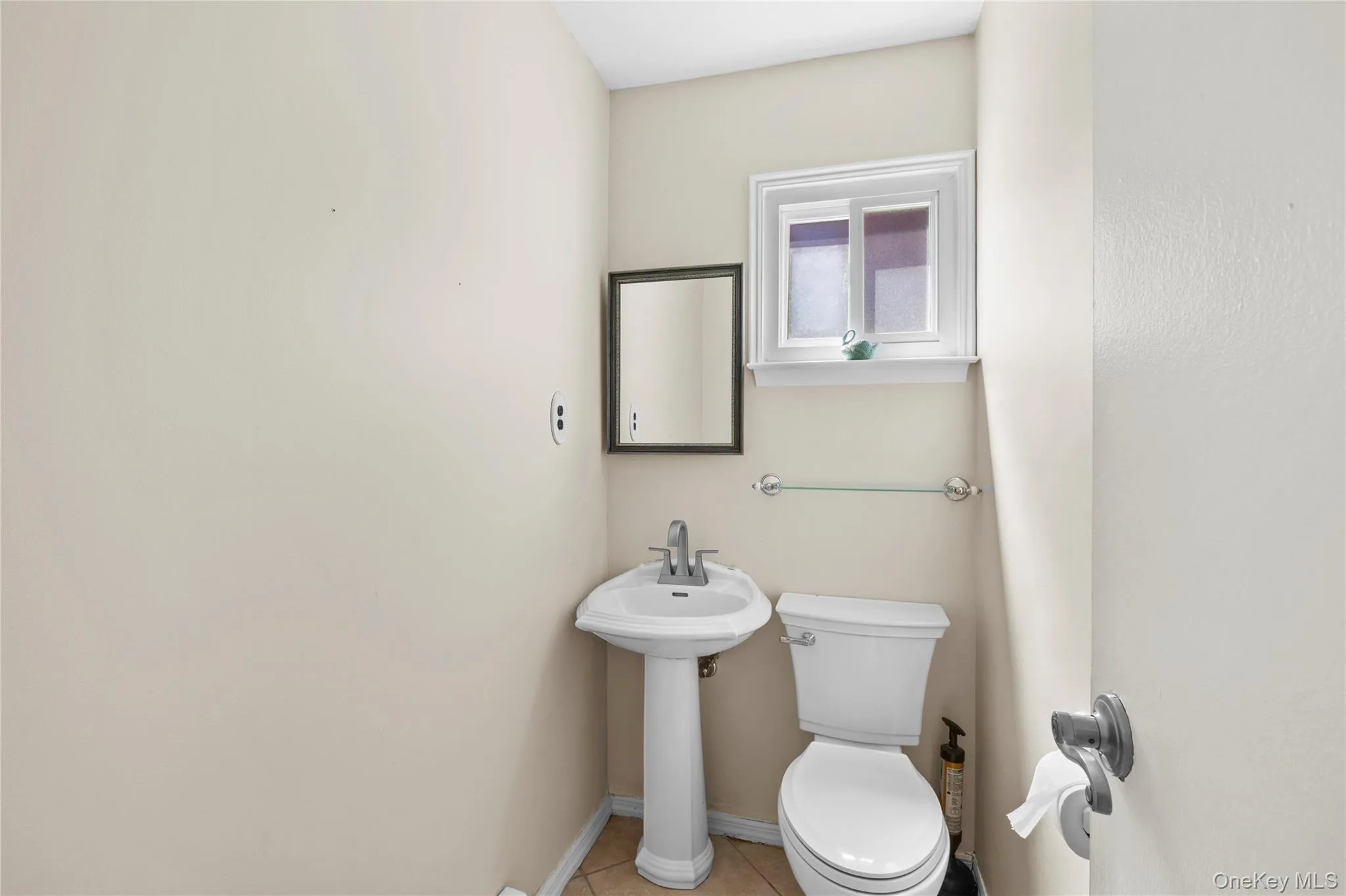 8 Lisa Court, Brookhaven, NY, 4 Bedrooms Bedrooms, 9 Rooms Rooms,2 BathroomsBathrooms,Residential,For Rent,Lisa,0,1002227 8 Lisa Court, Brookhaven, NY, 4 Bedrooms Bedrooms, 9 Rooms Rooms,2 BathroomsBathrooms,Residential,For Rent,Lisa,0,1002227