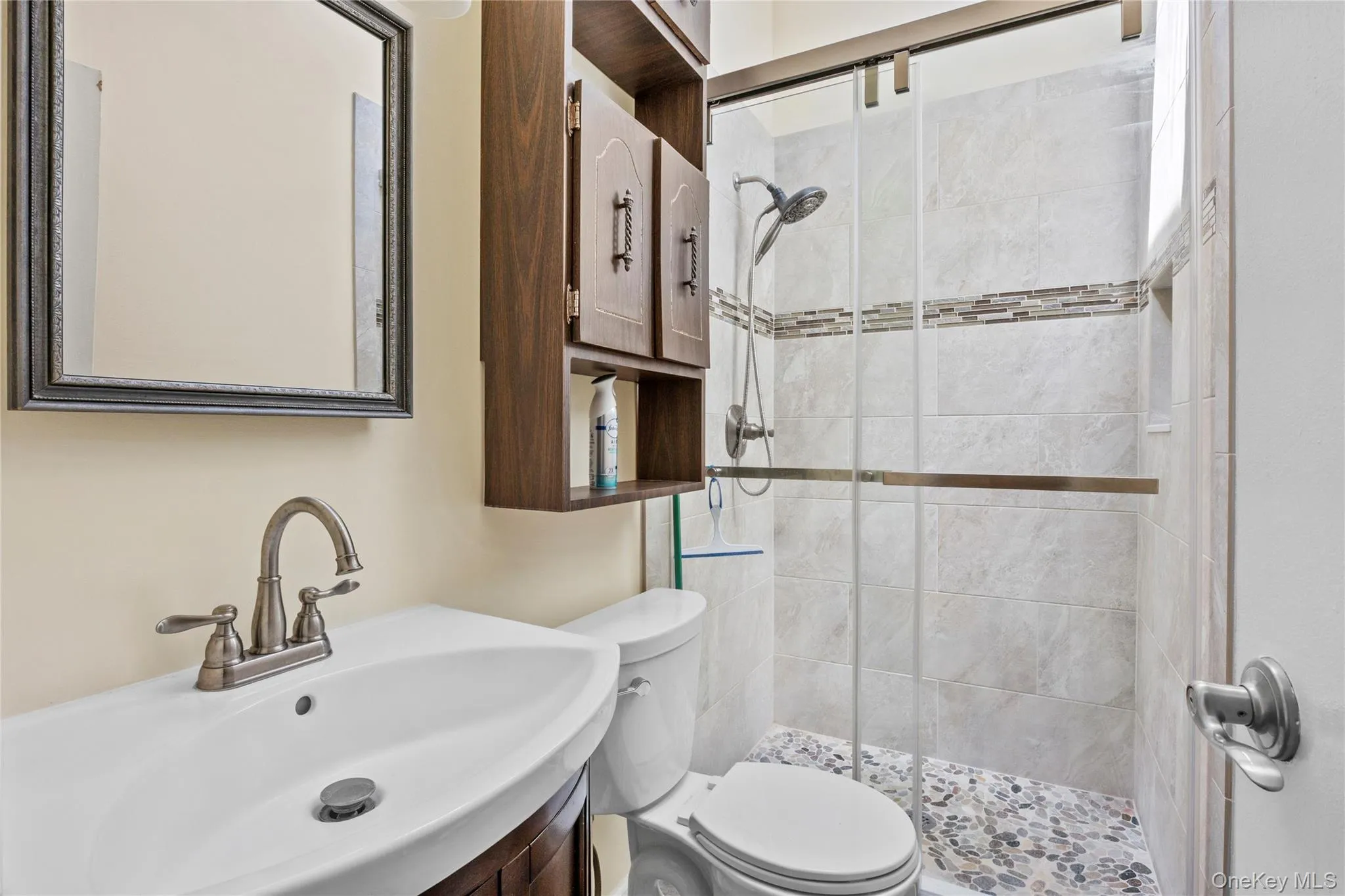 8 Lisa Court, Brookhaven, NY, 4 Bedrooms Bedrooms, 9 Rooms Rooms,2 BathroomsBathrooms,Residential,For Rent,Lisa,0,1002227 8 Lisa Court, Brookhaven, NY, 4 Bedrooms Bedrooms, 9 Rooms Rooms,2 BathroomsBathrooms,Residential,For Rent,Lisa,0,1002227