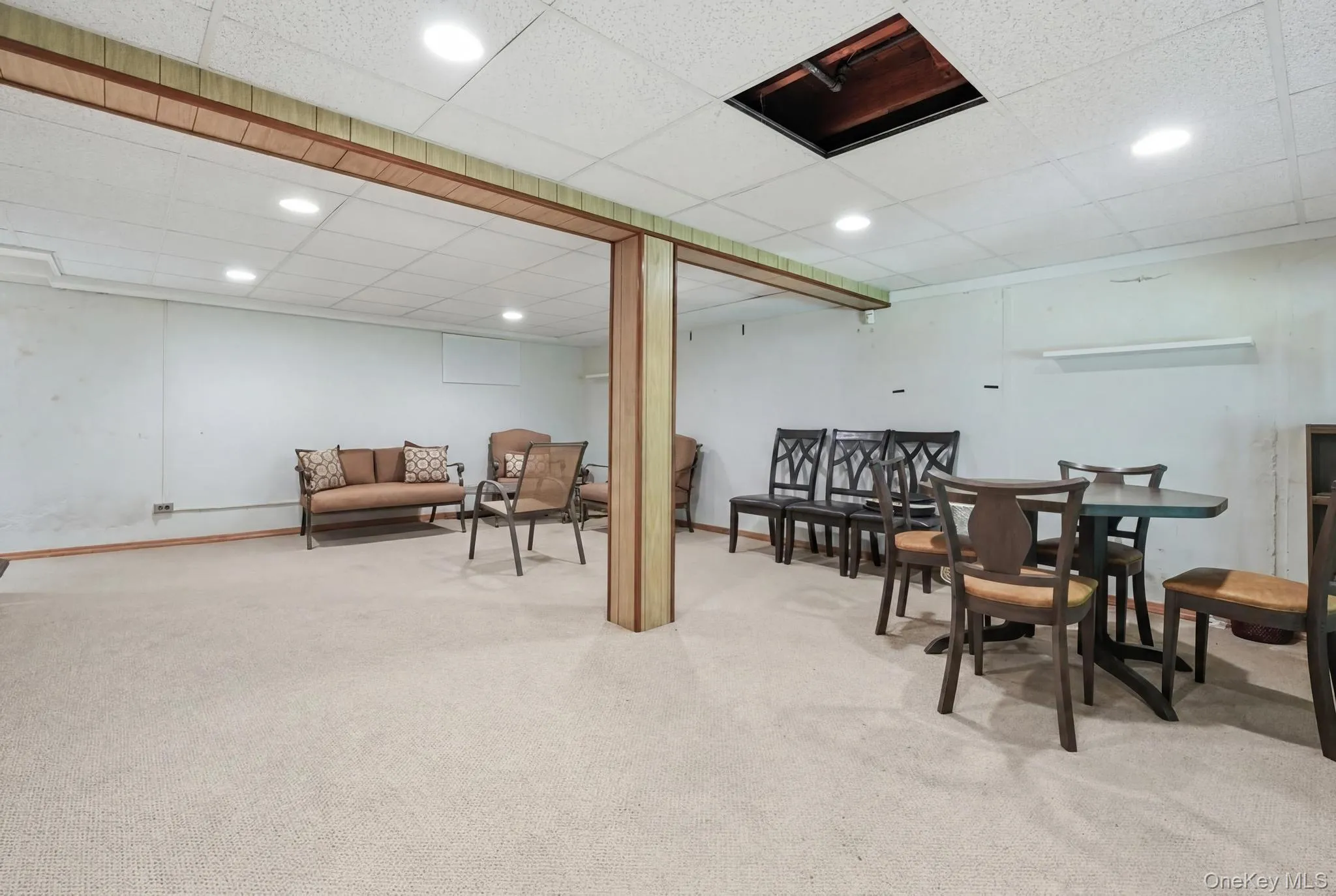 Partial Finished Basement w/OSE to Patio & Utility Room. Partial Finished Basement w/OSE to Patio & Utility Room.