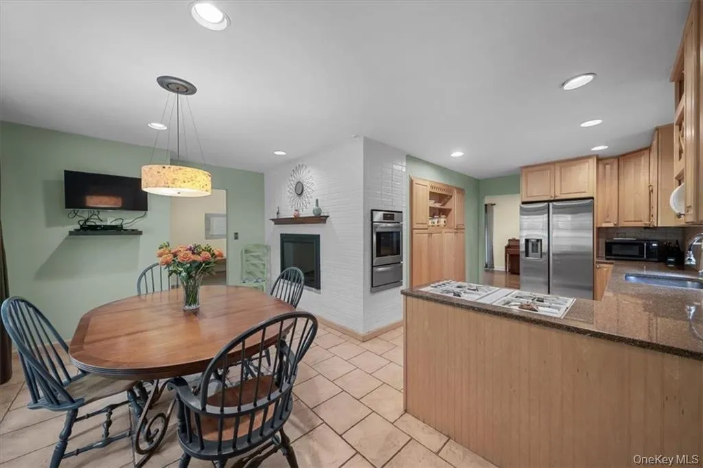 28 River Road, Ramapo, NY, 4 Bedrooms Bedrooms, 13 Rooms Rooms,3 BathroomsBathrooms,Residential,For Rent,River,0,1002235 28 River Road, Ramapo, NY, 4 Bedrooms Bedrooms, 13 Rooms Rooms,3 BathroomsBathrooms,Residential,For Rent,River,0,1002235