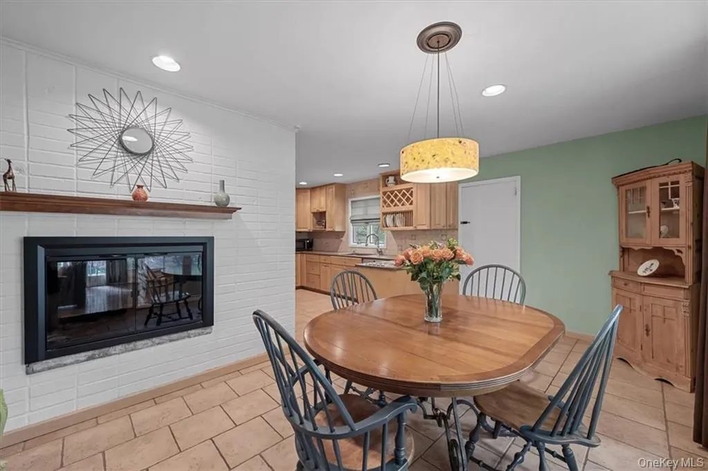 28 River Road, Ramapo, NY, 4 Bedrooms Bedrooms, 13 Rooms Rooms,3 BathroomsBathrooms,Residential,For Rent,River,0,1002235 28 River Road, Ramapo, NY, 4 Bedrooms Bedrooms, 13 Rooms Rooms,3 BathroomsBathrooms,Residential,For Rent,River,0,1002235