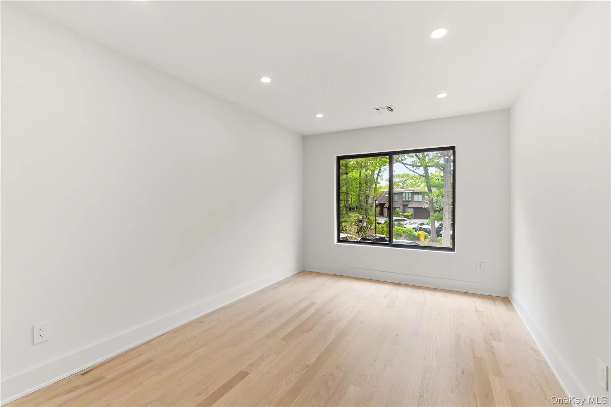 67 Short Way, North Hempstead, NY, 3 Bedrooms Bedrooms, 9 Rooms Rooms,3 BathroomsBathrooms,Residential Lease,For Rent,Short,0,1002236 67 Short Way, North Hempstead, NY, 3 Bedrooms Bedrooms, 9 Rooms Rooms,3 BathroomsBathrooms,Residential Lease,For Rent,Short,0,1002236
