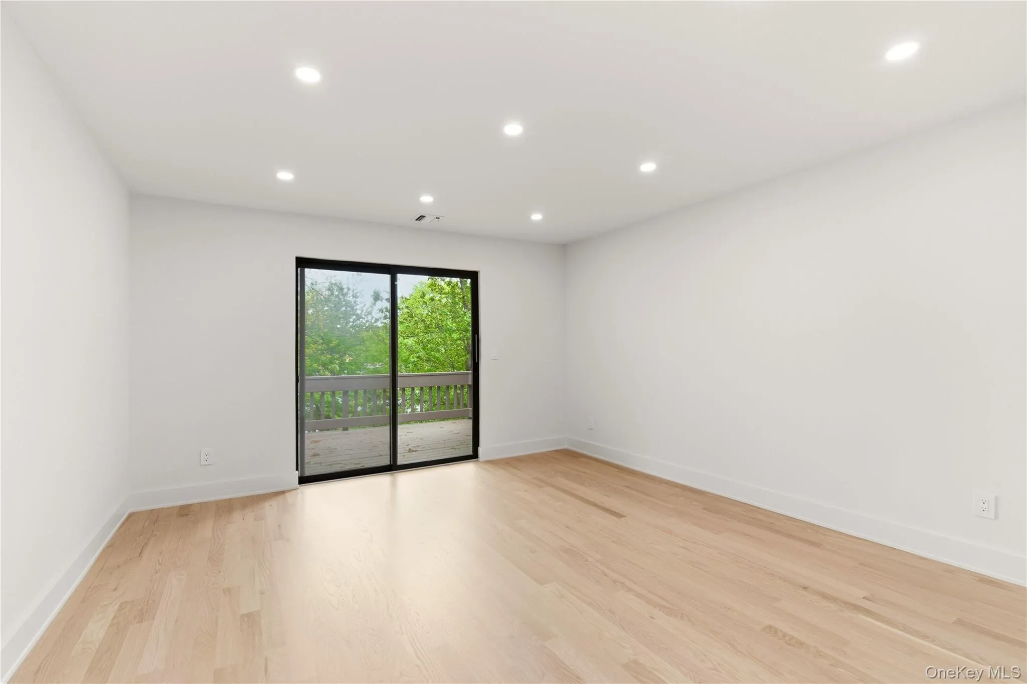 67 Short Way, North Hempstead, NY, 3 Bedrooms Bedrooms, 9 Rooms Rooms,3 BathroomsBathrooms,Residential Lease,For Rent,Short,0,1002236 67 Short Way, North Hempstead, NY, 3 Bedrooms Bedrooms, 9 Rooms Rooms,3 BathroomsBathrooms,Residential Lease,For Rent,Short,0,1002236