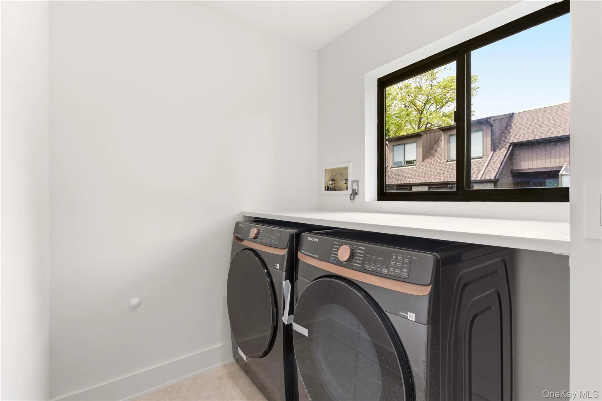 67 Short Way, North Hempstead, NY, 3 Bedrooms Bedrooms, 9 Rooms Rooms,3 BathroomsBathrooms,Residential Lease,For Rent,Short,0,1002236 67 Short Way, North Hempstead, NY, 3 Bedrooms Bedrooms, 9 Rooms Rooms,3 BathroomsBathrooms,Residential Lease,For Rent,Short,0,1002236