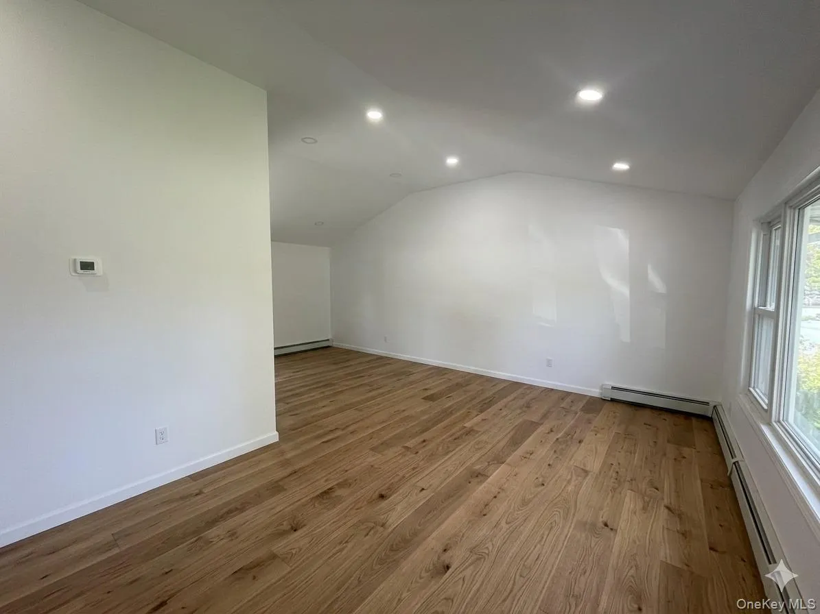 354 Easton Street, Islip, NY, 3 Bedrooms Bedrooms, 7 Rooms Rooms,1 BathroomBathrooms,Residential,For Rent,Easton,0,1002241 354 Easton Street, Islip, NY, 3 Bedrooms Bedrooms, 7 Rooms Rooms,1 BathroomBathrooms,Residential,For Rent,Easton,0,1002241