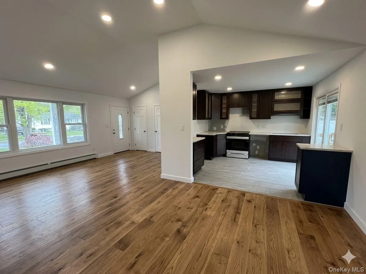 354 Easton Street, Islip, NY, 3 Bedrooms Bedrooms, 7 Rooms Rooms,1 BathroomBathrooms,Residential,For Rent,Easton,0,1002241 354 Easton Street, Islip, NY, 3 Bedrooms Bedrooms, 7 Rooms Rooms,1 BathroomBathrooms,Residential,For Rent,Easton,0,1002241