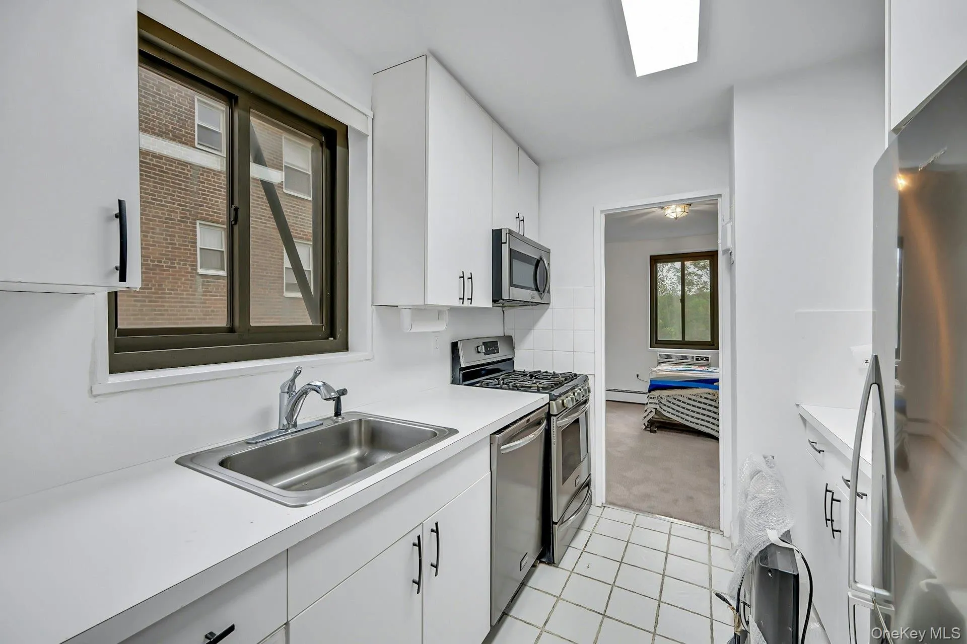 100 Hartsdale Avenue, Greenburgh, NY, 3 Bedrooms Bedrooms, 7 Rooms Rooms,2 BathroomsBathrooms,Residential,For Rent,Hartsdale,0,1002243 100 Hartsdale Avenue, Greenburgh, NY, 3 Bedrooms Bedrooms, 7 Rooms Rooms,2 BathroomsBathrooms,Residential,For Rent,Hartsdale,0,1002243