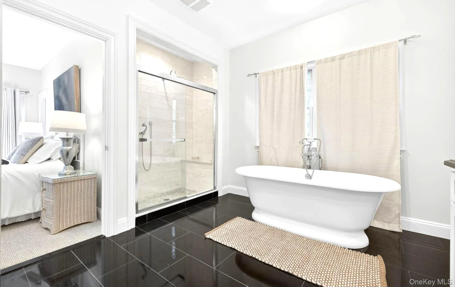 9 Briarsweet Lane, East Hampton, NY, 4 Bedrooms Bedrooms, 9 Rooms Rooms,6 BathroomsBathrooms,Residential,For Rent,Briarsweet,0,1002247 9 Briarsweet Lane, East Hampton, NY, 4 Bedrooms Bedrooms, 9 Rooms Rooms,6 BathroomsBathrooms,Residential,For Rent,Briarsweet,0,1002247