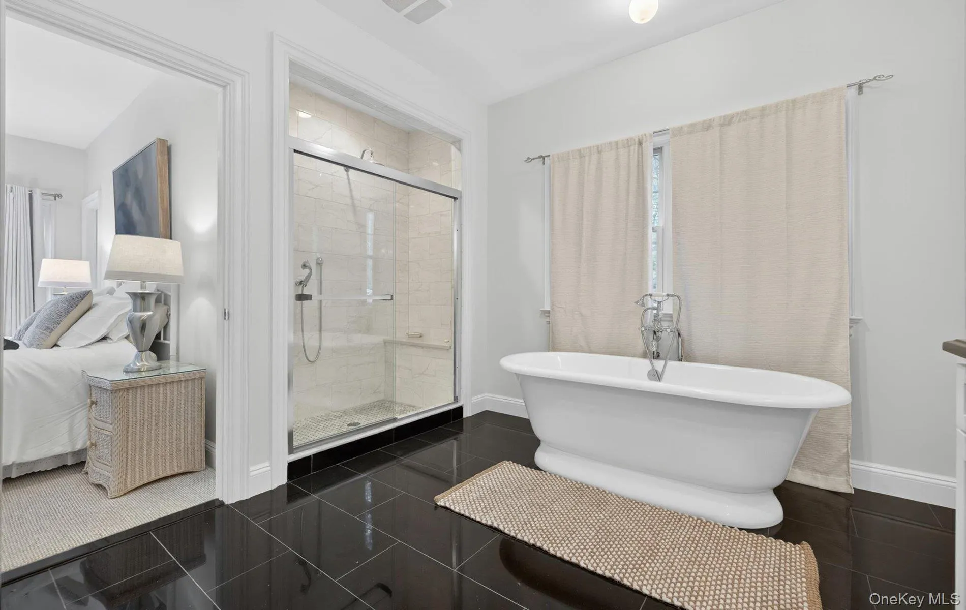 9 Briarsweet Lane, East Hampton, NY, 4 Bedrooms Bedrooms, 9 Rooms Rooms,6 BathroomsBathrooms,Residential,For Rent,Briarsweet,0,1002247 9 Briarsweet Lane, East Hampton, NY, 4 Bedrooms Bedrooms, 9 Rooms Rooms,6 BathroomsBathrooms,Residential,For Rent,Briarsweet,0,1002247