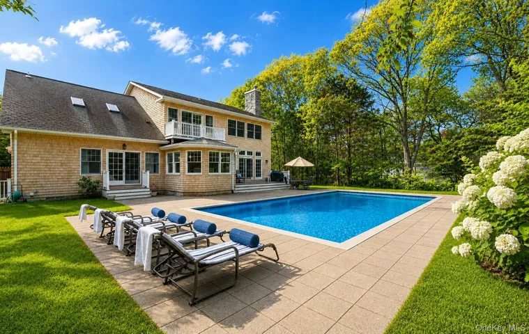 9 Briarsweet Lane, East Hampton, New York 11937
