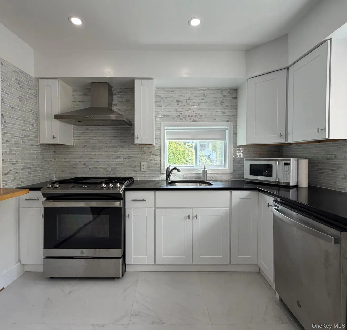 60 Medallion Road, Thompson, NY, 3 Bedrooms Bedrooms, 5 Rooms Rooms,2 BathroomsBathrooms,Residential Lease,For Rent,Medallion,0,1002249 60 Medallion Road, Thompson, NY, 3 Bedrooms Bedrooms, 5 Rooms Rooms,2 BathroomsBathrooms,Residential Lease,For Rent,Medallion,0,1002249