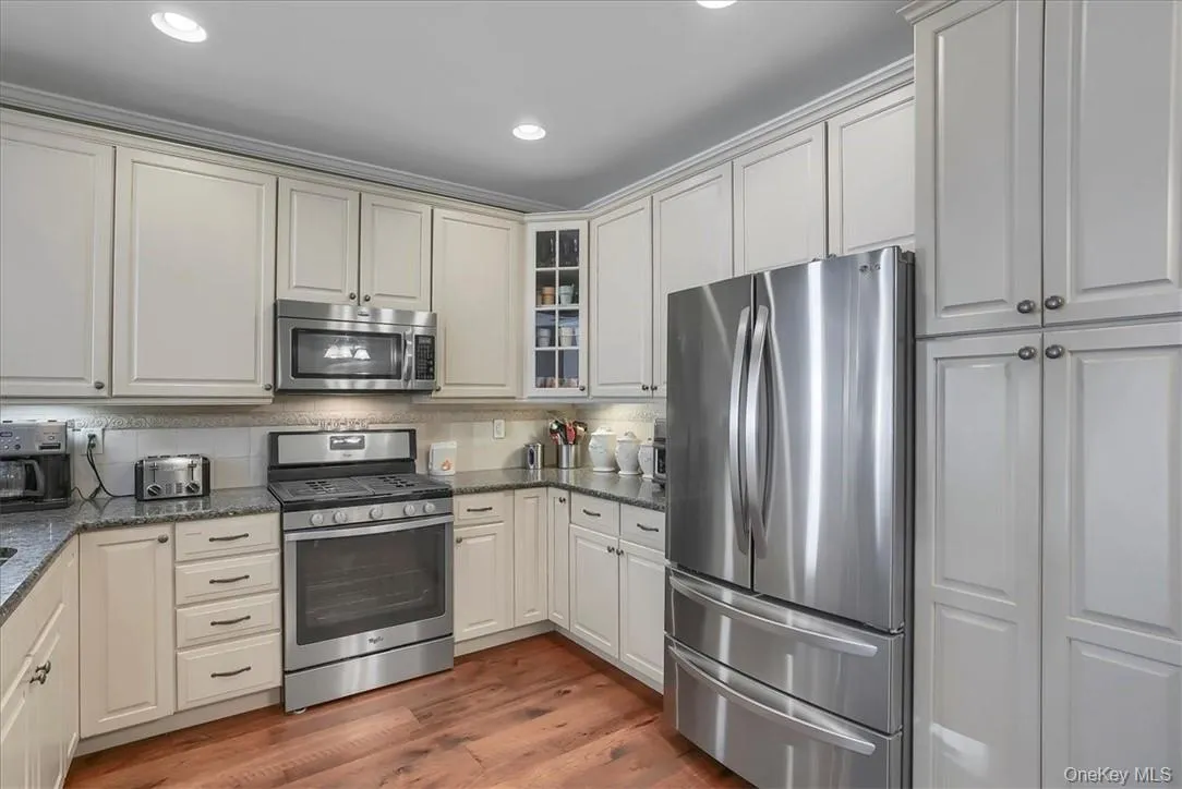 2814 Bennington Drive, Fishkill, NY, 2 Bedrooms Bedrooms, 5 Rooms Rooms,2 BathroomsBathrooms,Residential Lease,For Rent,Bennington,0,1002260 2814 Bennington Drive, Fishkill, NY, 2 Bedrooms Bedrooms, 5 Rooms Rooms,2 BathroomsBathrooms,Residential Lease,For Rent,Bennington,0,1002260